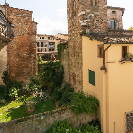 Historic Apt In The Center Of Lucca With Balcony Exterior foto