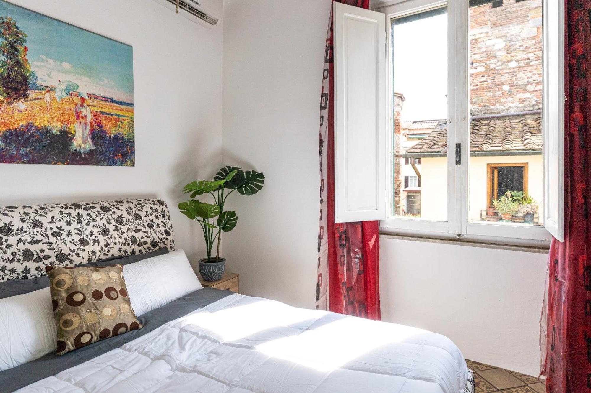 Historic Apt In The Center Of Lucca With Balcony Exterior foto