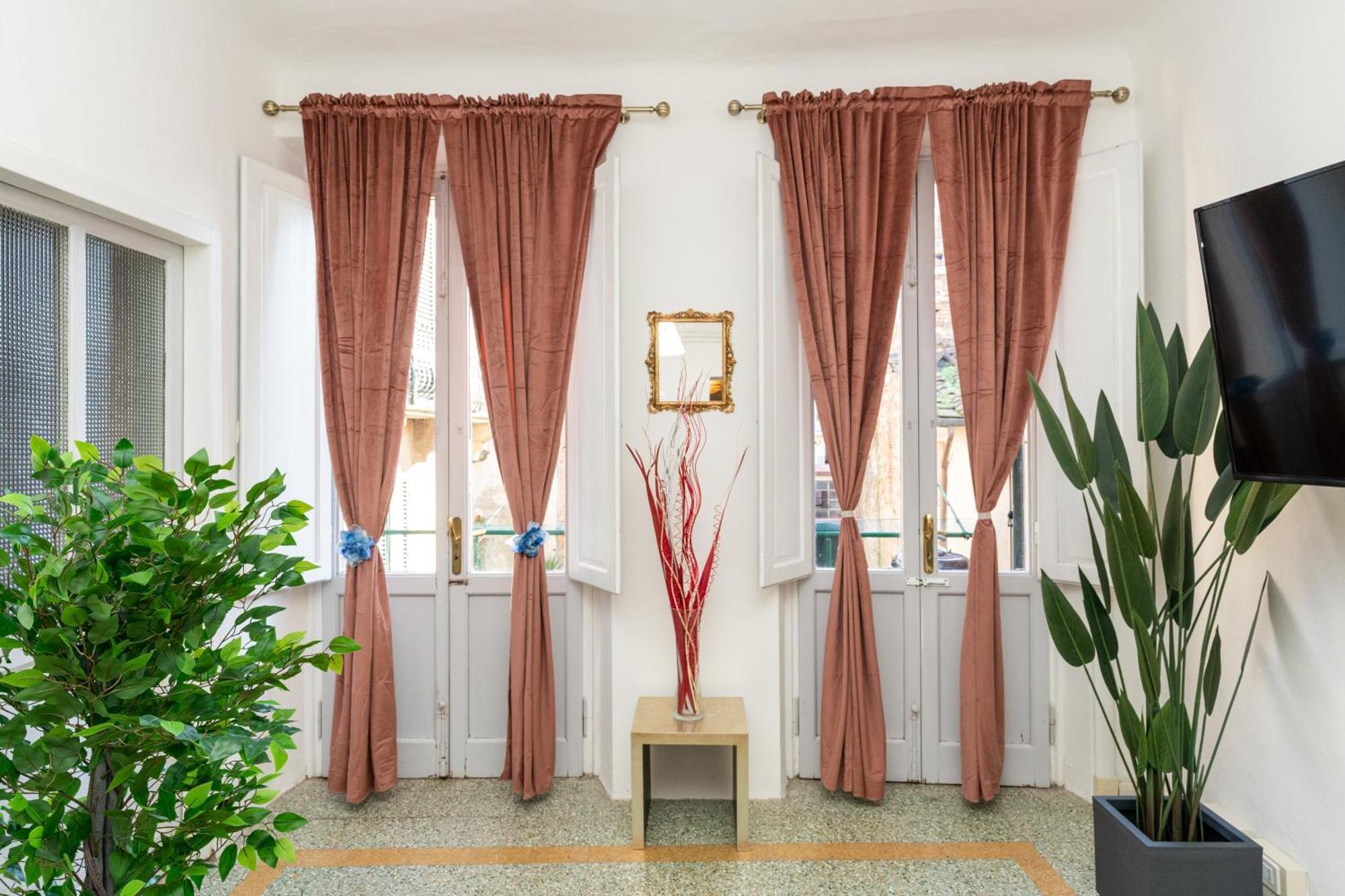 Historic Apt In The Center Of Lucca With Balcony Exterior foto